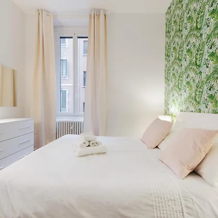 New & Cozy In Porta Romana Апартаменты *